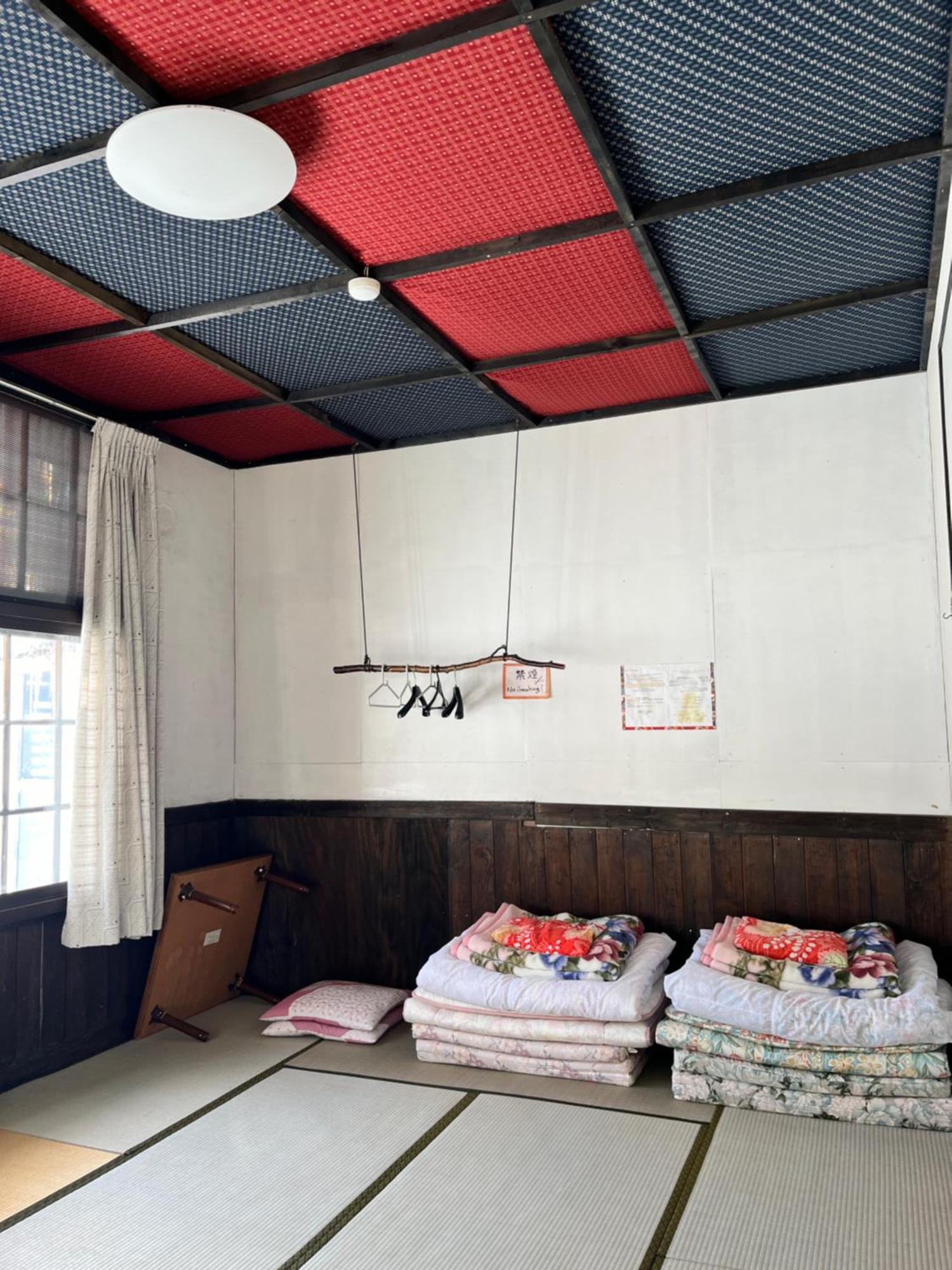 Boken Kazoku Hostel Кучан Екстериор снимка