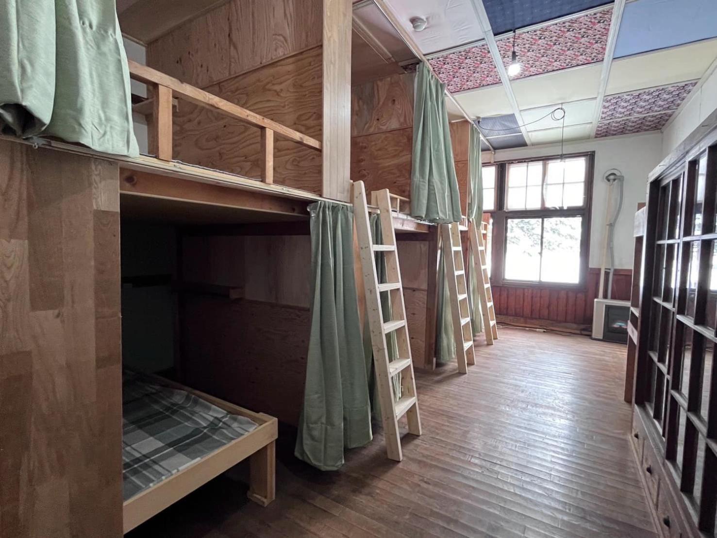 Boken Kazoku Hostel Кучан Стая снимка